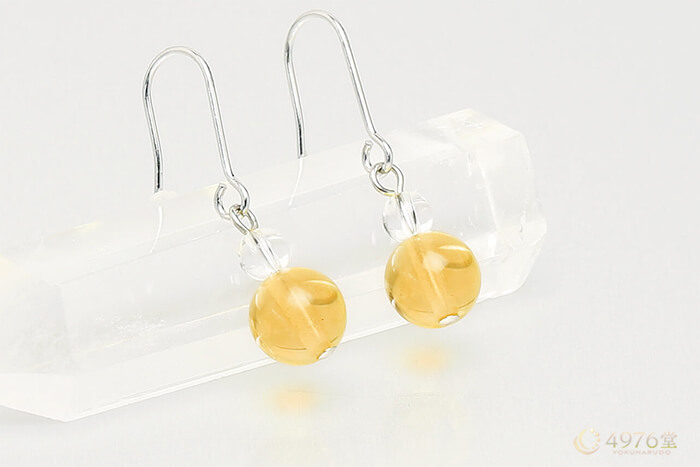 アンバー ピアス シンプル8mm ｜ 天然石通販の4976堂